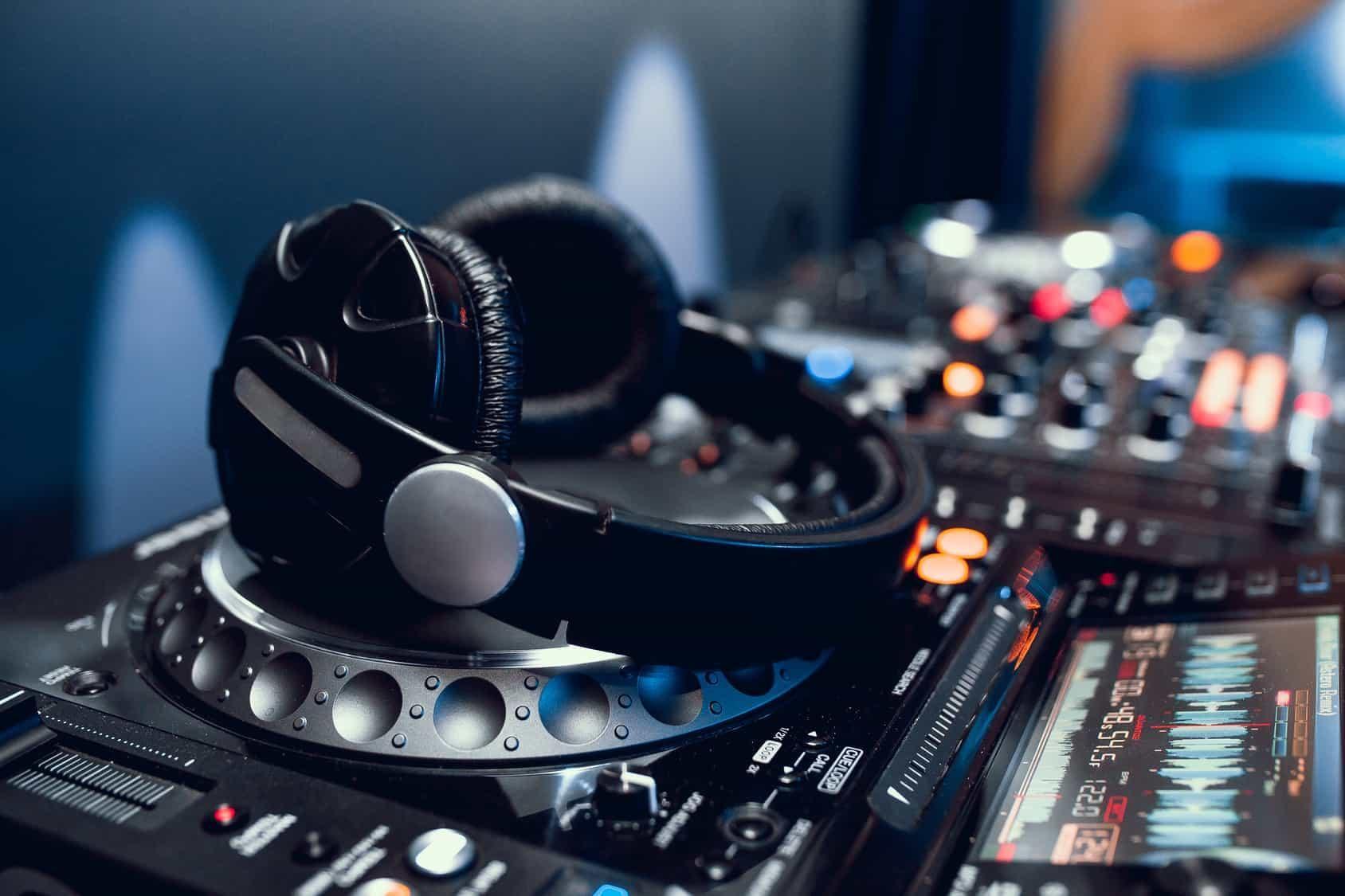 Kuasai Seni Pertunjukan DJ